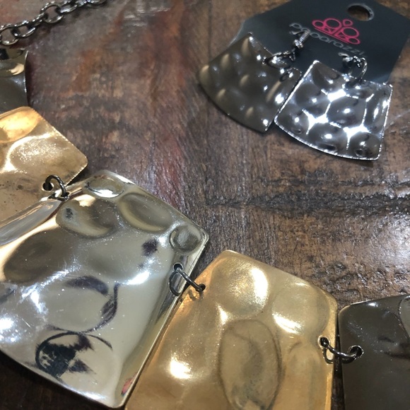 Jewelry - Statement piece black & gold earring/ necklace set